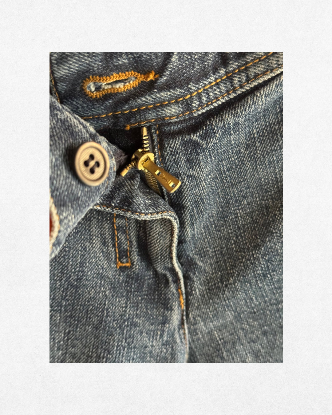 Vintage 90’s/00’s Yves Saint Laurent Rive Gauche Flared Jeans – Size F42 (Fits US 4–6)