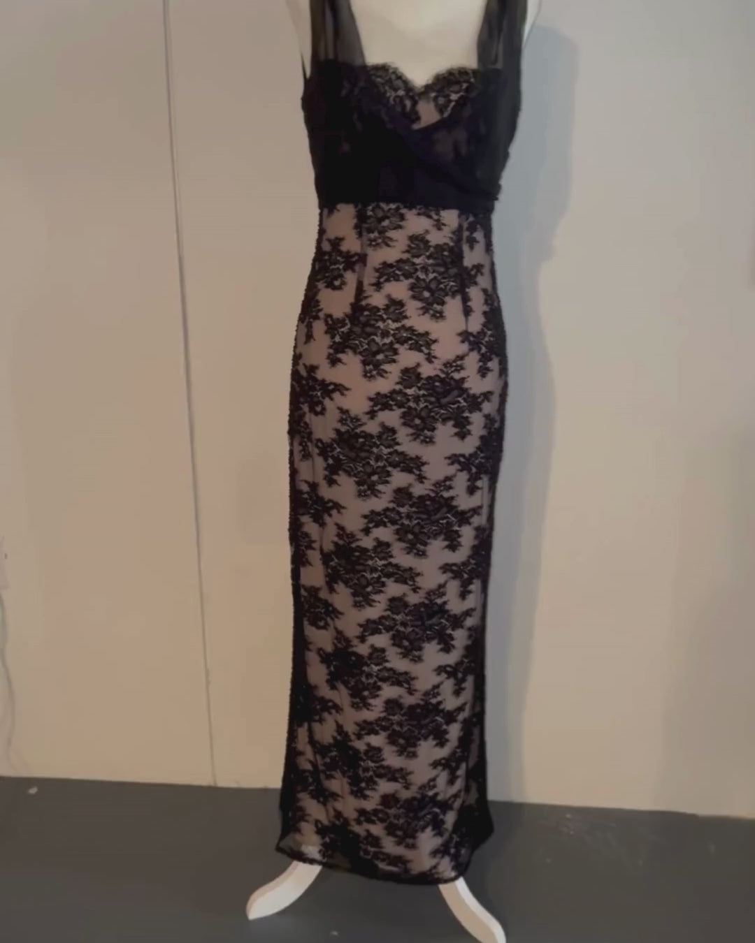 Bob Mackie Boutique Black & Nude Beaded French Lace Evening Gown size 4