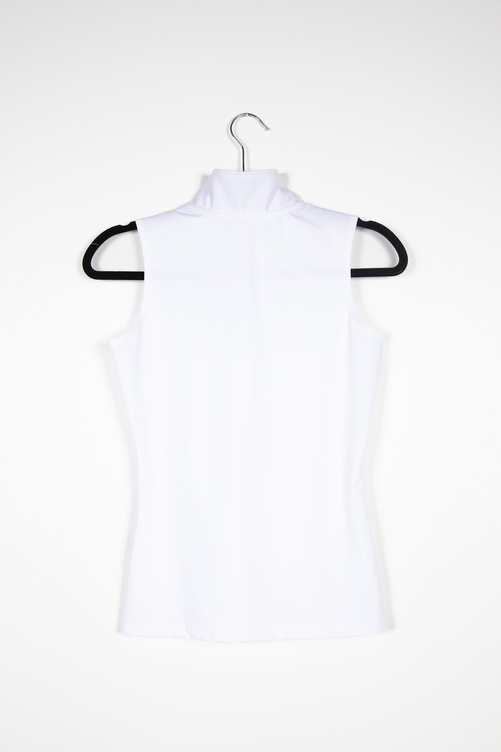 The Cassidy Sleeveless 1/4 Show Shirt