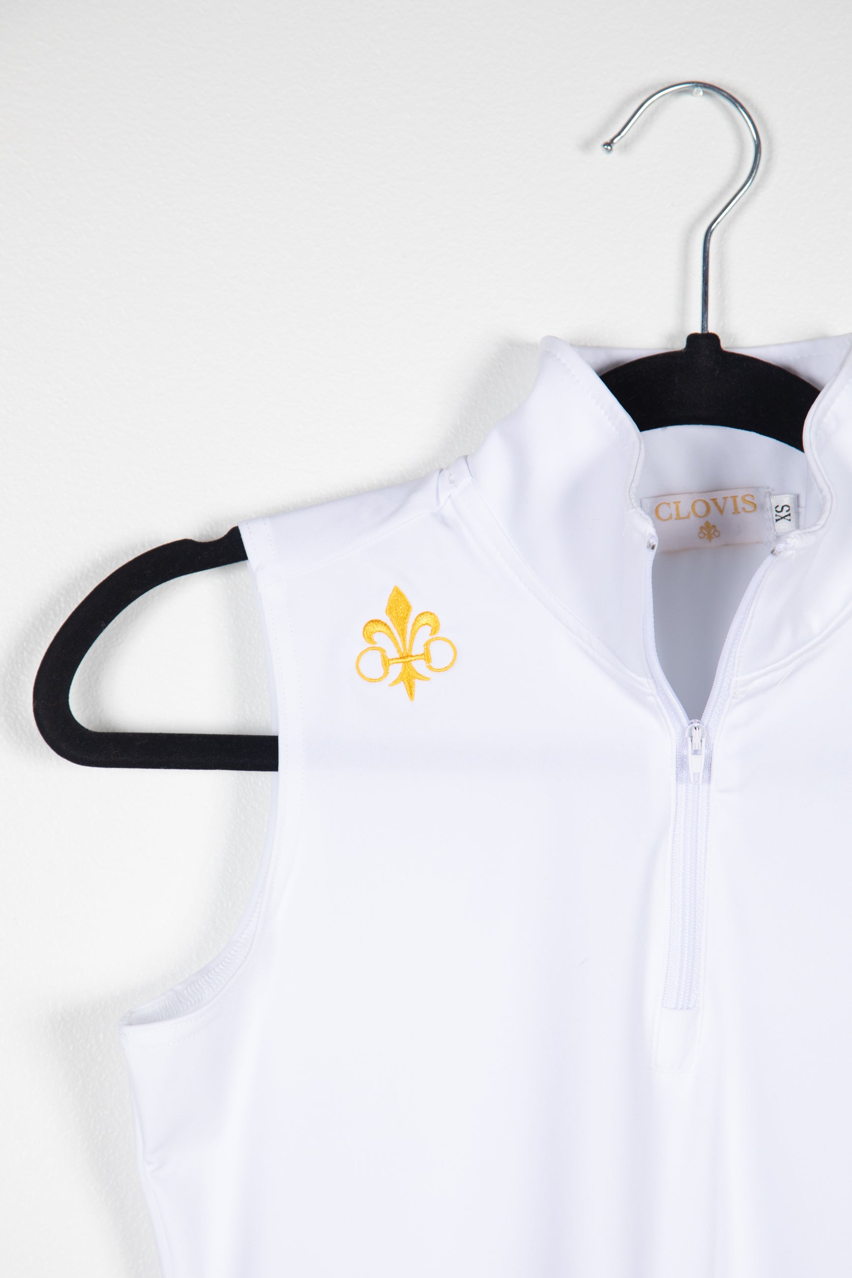 The Cassidy Sleeveless 1/4 Show Shirt